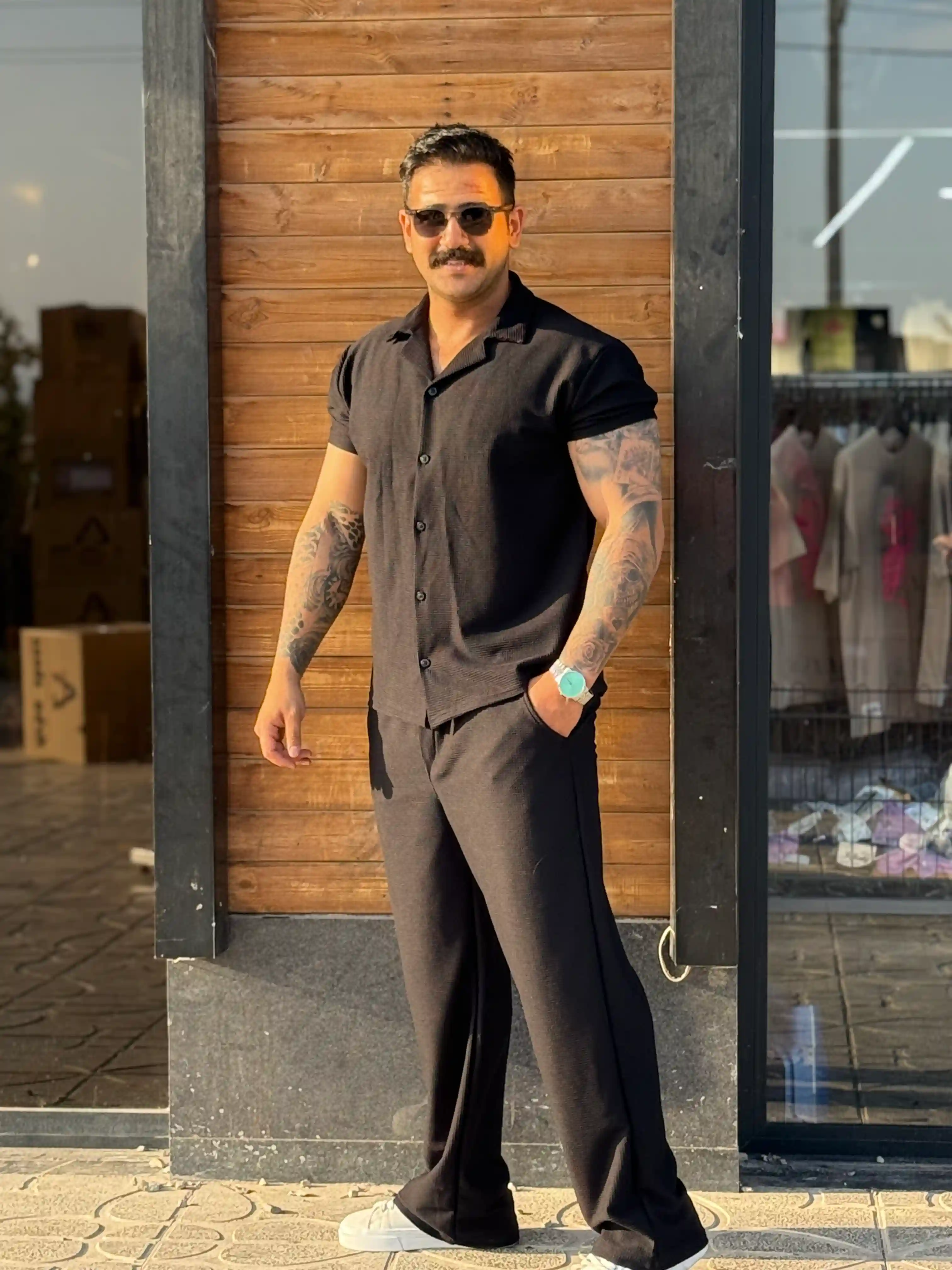 M مشکی