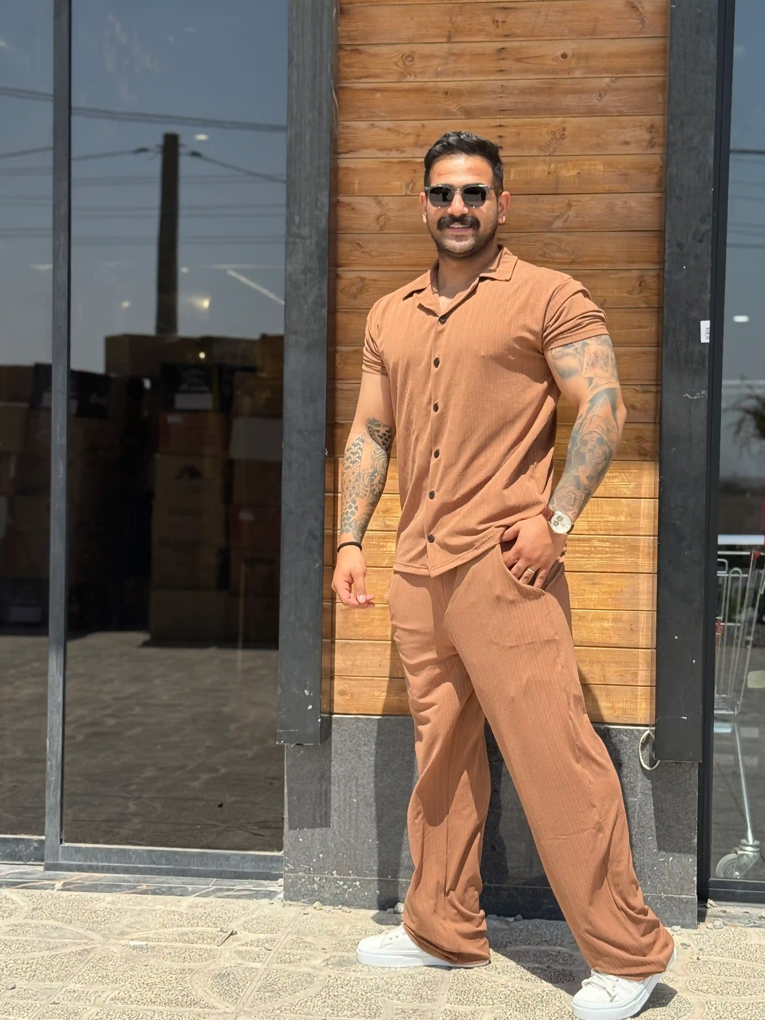 Mr قهوه ای