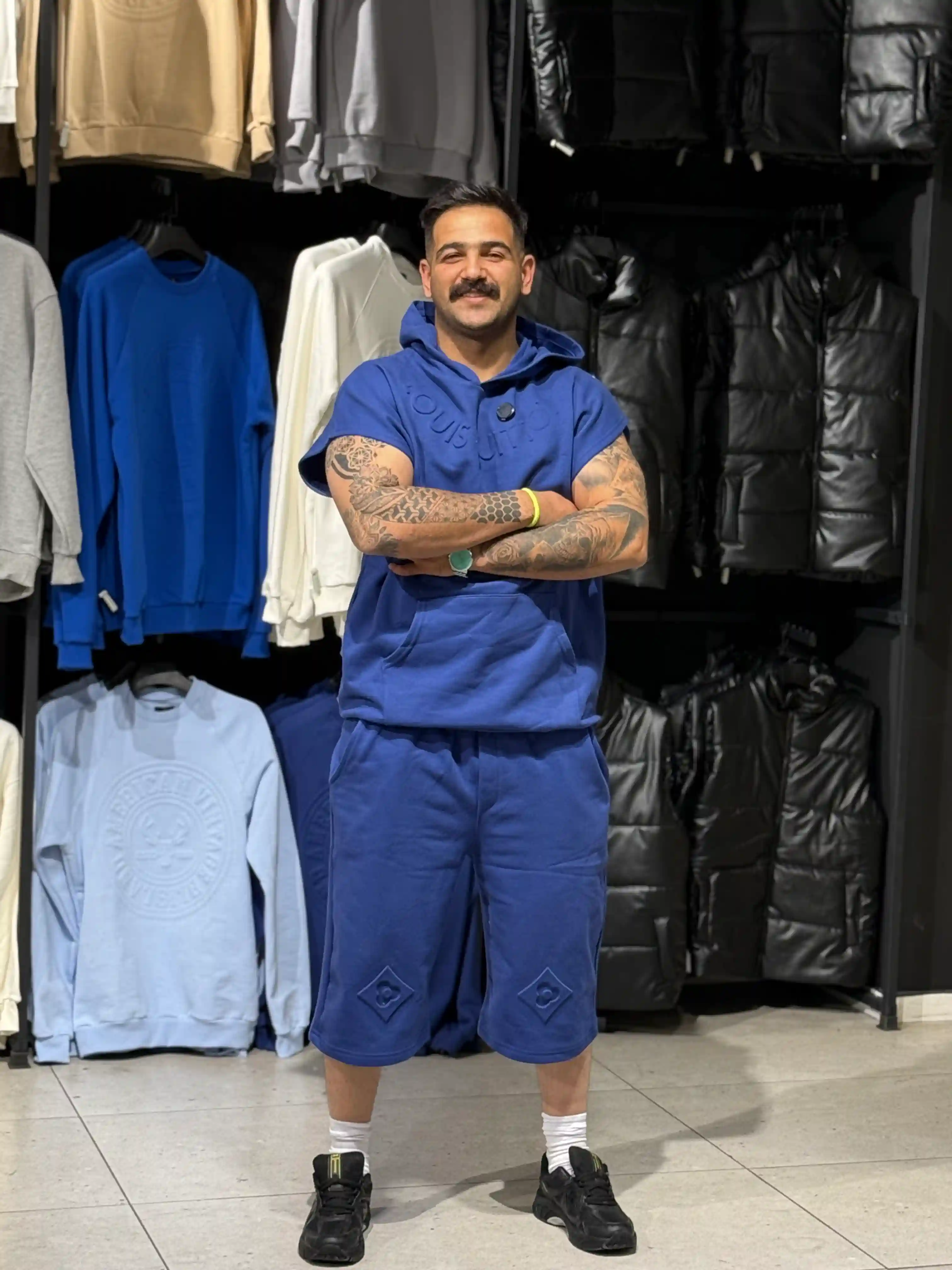 Setوست آبی کاربنی